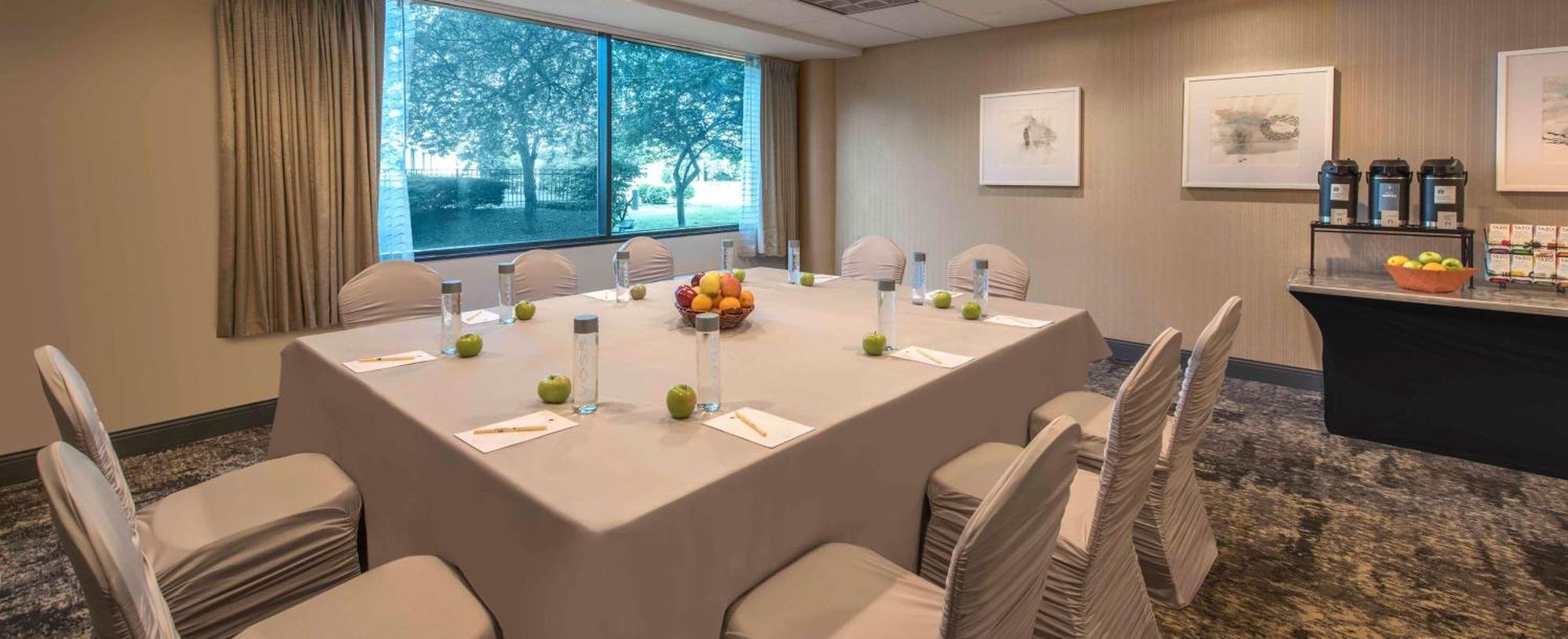 Doubletree By Hilton Chicago Schaumburg Hotell Eksteriør bilde