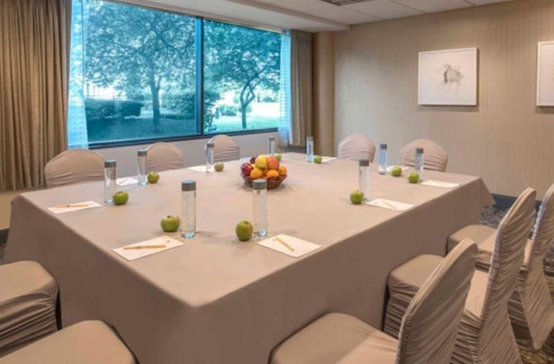 Doubletree By Hilton Chicago Schaumburg Hotell Eksteriør bilde