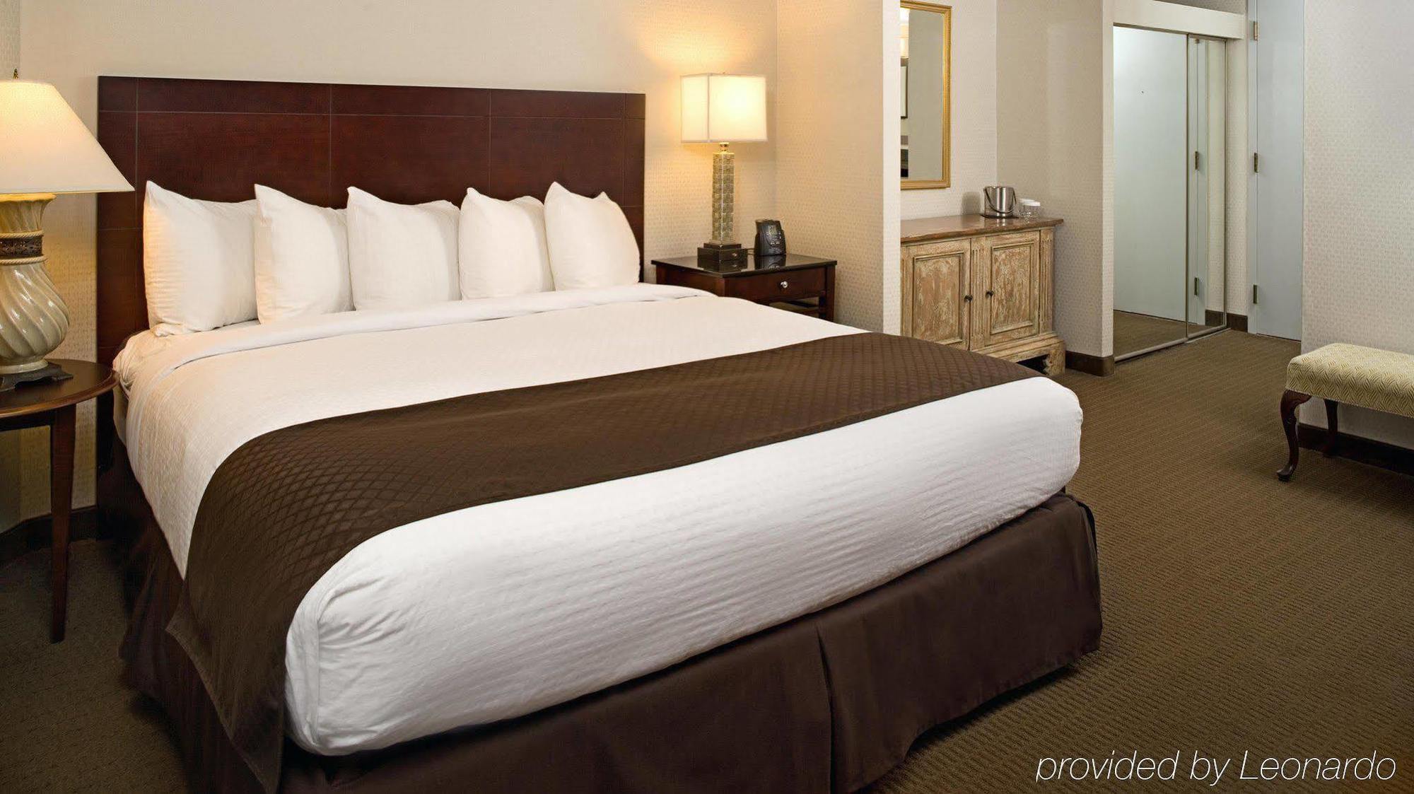 Doubletree By Hilton Chicago Schaumburg Hotell Eksteriør bilde